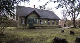 Hüpassaares esinevad Jaak Johanson ja Riina Roose