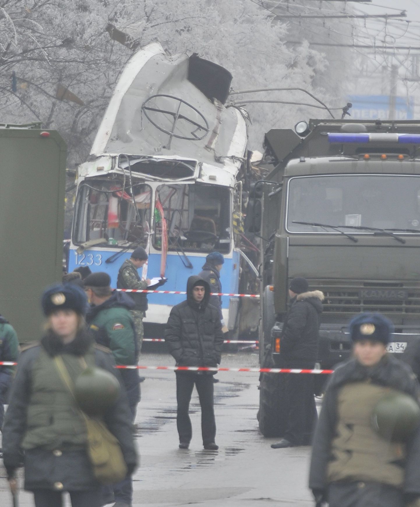 В результате двух террористических актов в Волгограде 29 и 30 декабря погибли в общей сложности 33 человека.