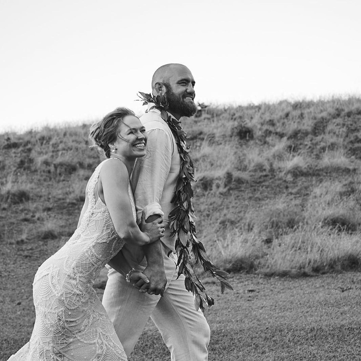 Ronda Rousey ja Travis Browne abiellusid Hawaiil