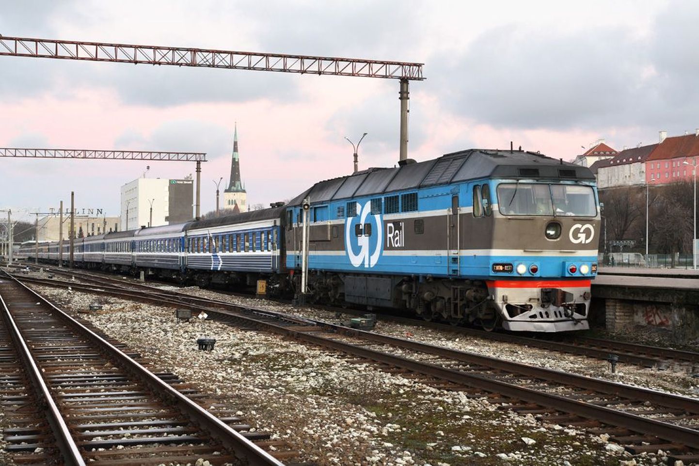 Weekend Festival Baltic toob koostöös Go Railiga mõneks päevaks raudteele tagasi legendaarse Tallinn-Moskva liinil sõitnud kõikide mugavustega kupeerongi, mis sõidab muusikafestivali ajal Tallinnast Pärnusse.