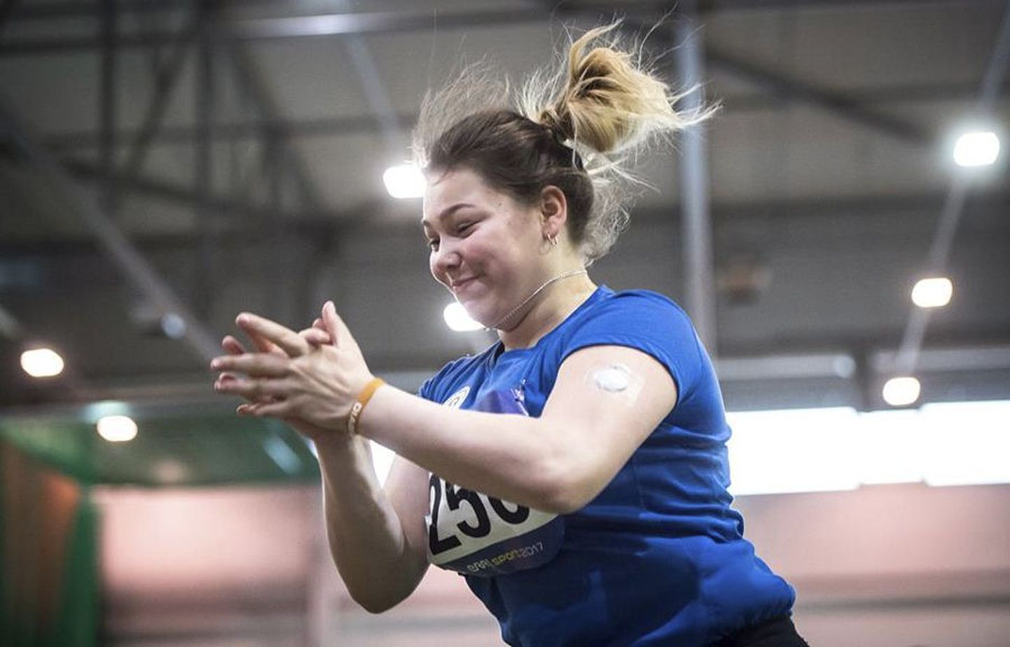 Noorsportlane Kelly Heinpõld uuendas Võrus sarja «TV 10 olümpiastarti» osavõistlusel vanema vanuserühma tütarlaste kuulitõukerekordit.
