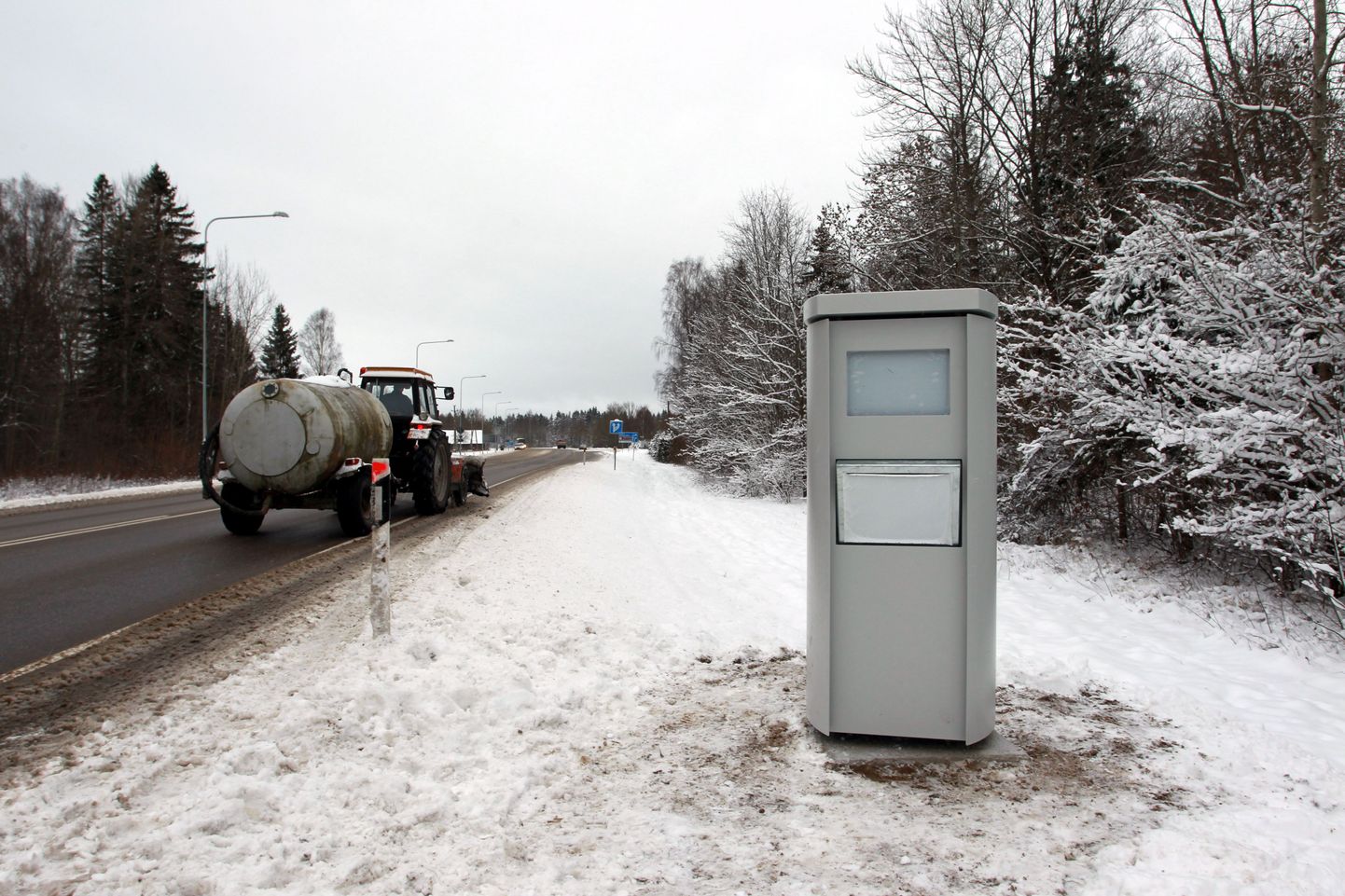 Kiiruskaamerad Pärnu maanteel.