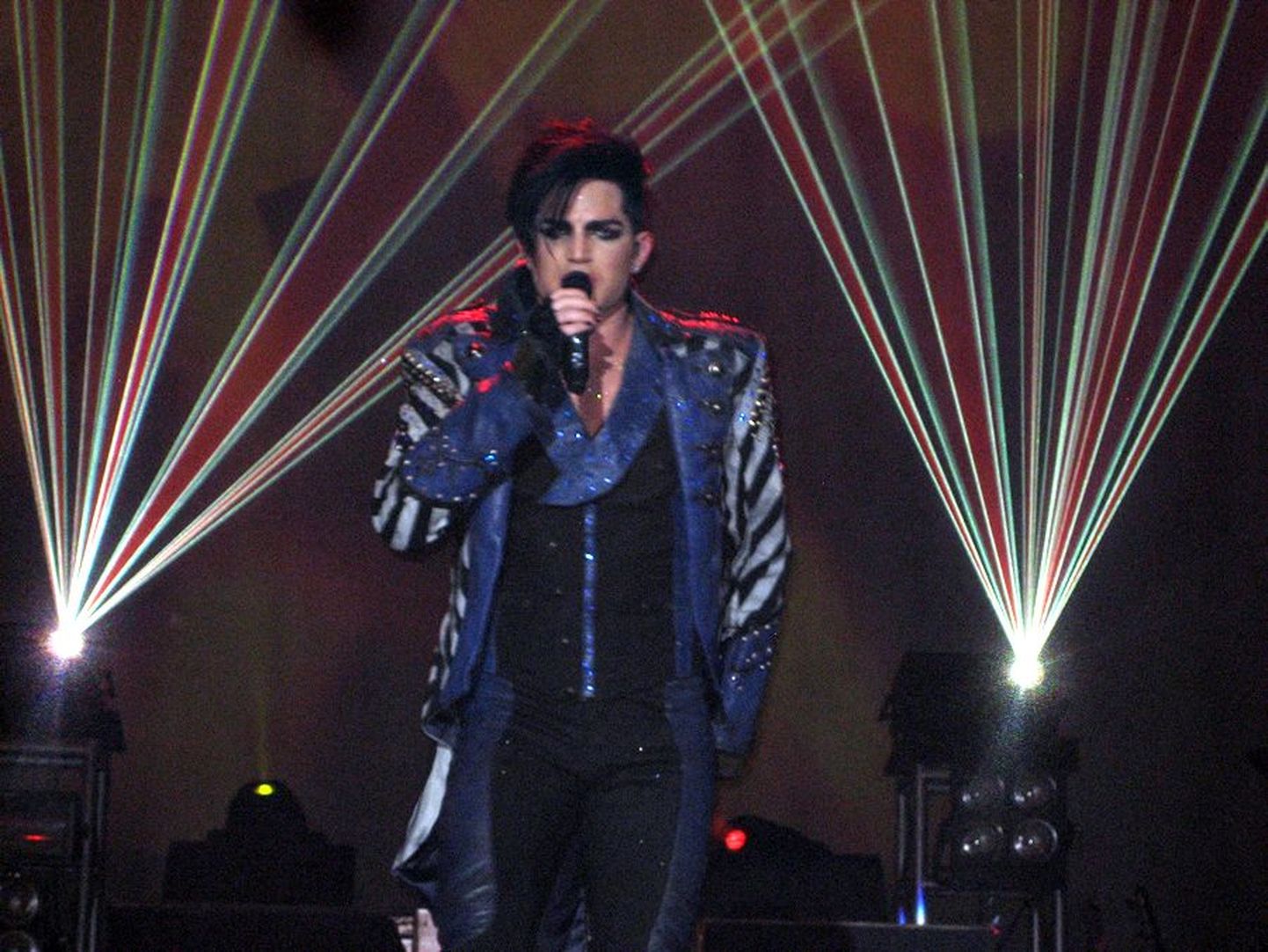 Adam Lambert esines 6. novembril Helsingis