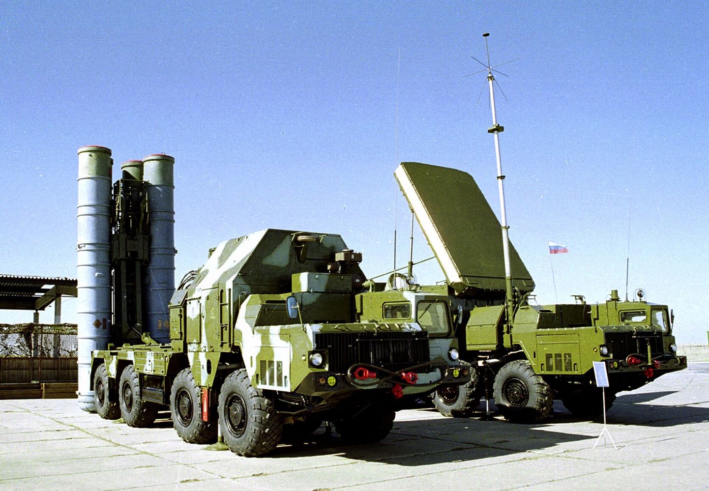 Зенитно-ракетный комплекс С-300.
