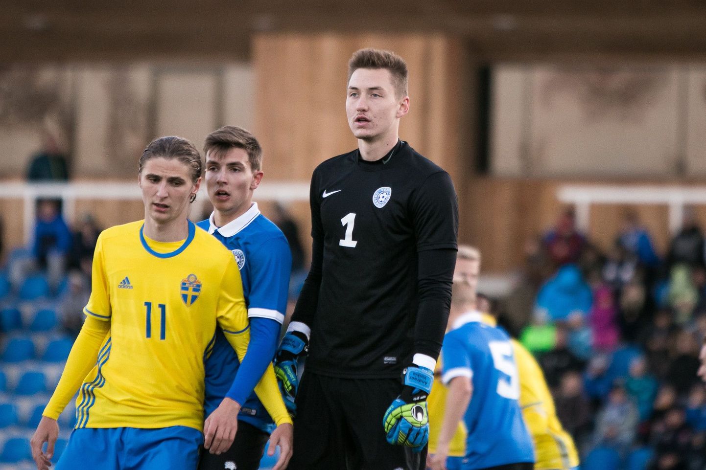 Pildil U21 koondise ja A-koondise väravavaht Andreas Vaikla (paremal) ning kaitsja Andre Paju (keskel).