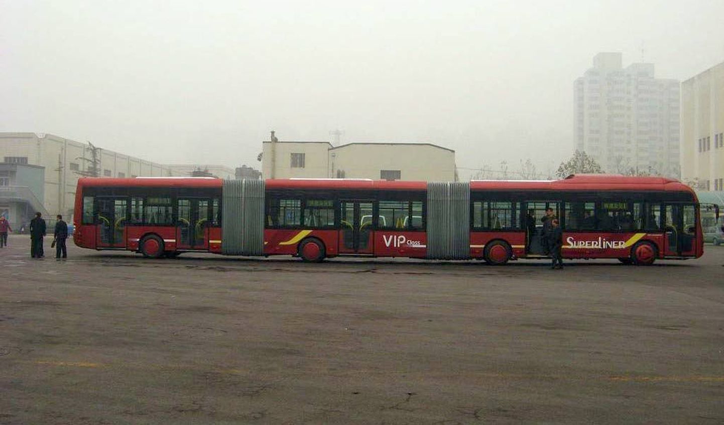 Самый большой в мире автобус