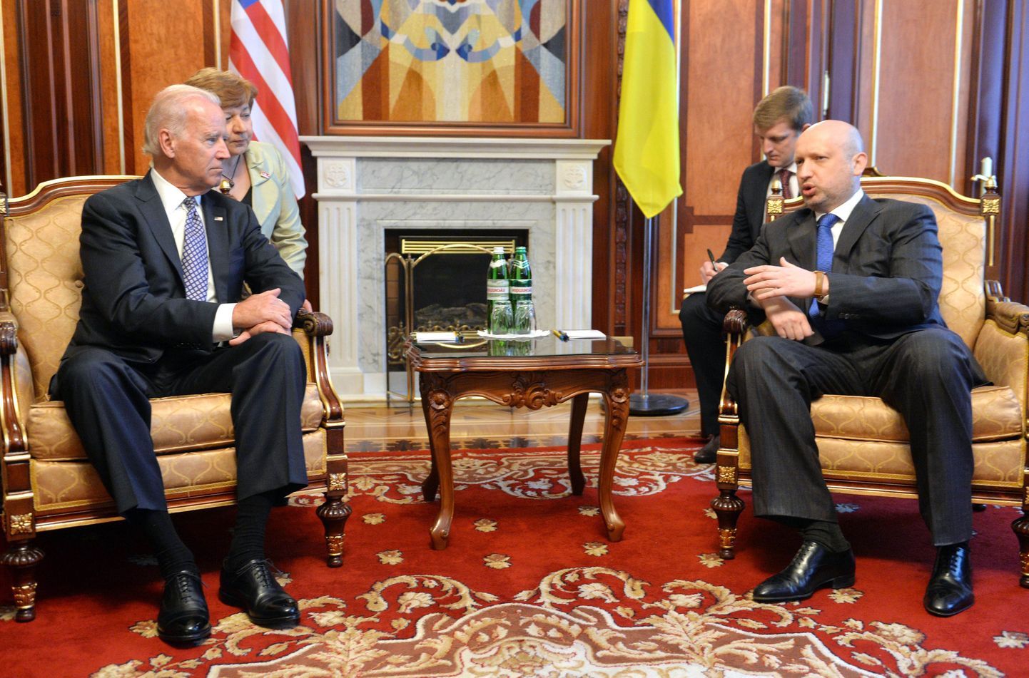 USA asepresident Joe Biden (vasakul) koos Ukraina presidendi kt Oleksandr Turtšõnoviga.