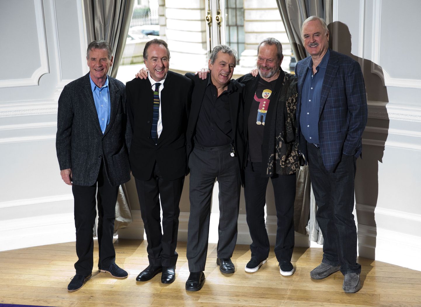 (Vasakult alates) Michael Palin, Eric Idle, Terry Jones, Terry Gilliam ja John Cleese