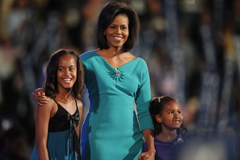 Michelle Obama, koos tütarde Malia (vasakul) ja Sashaga