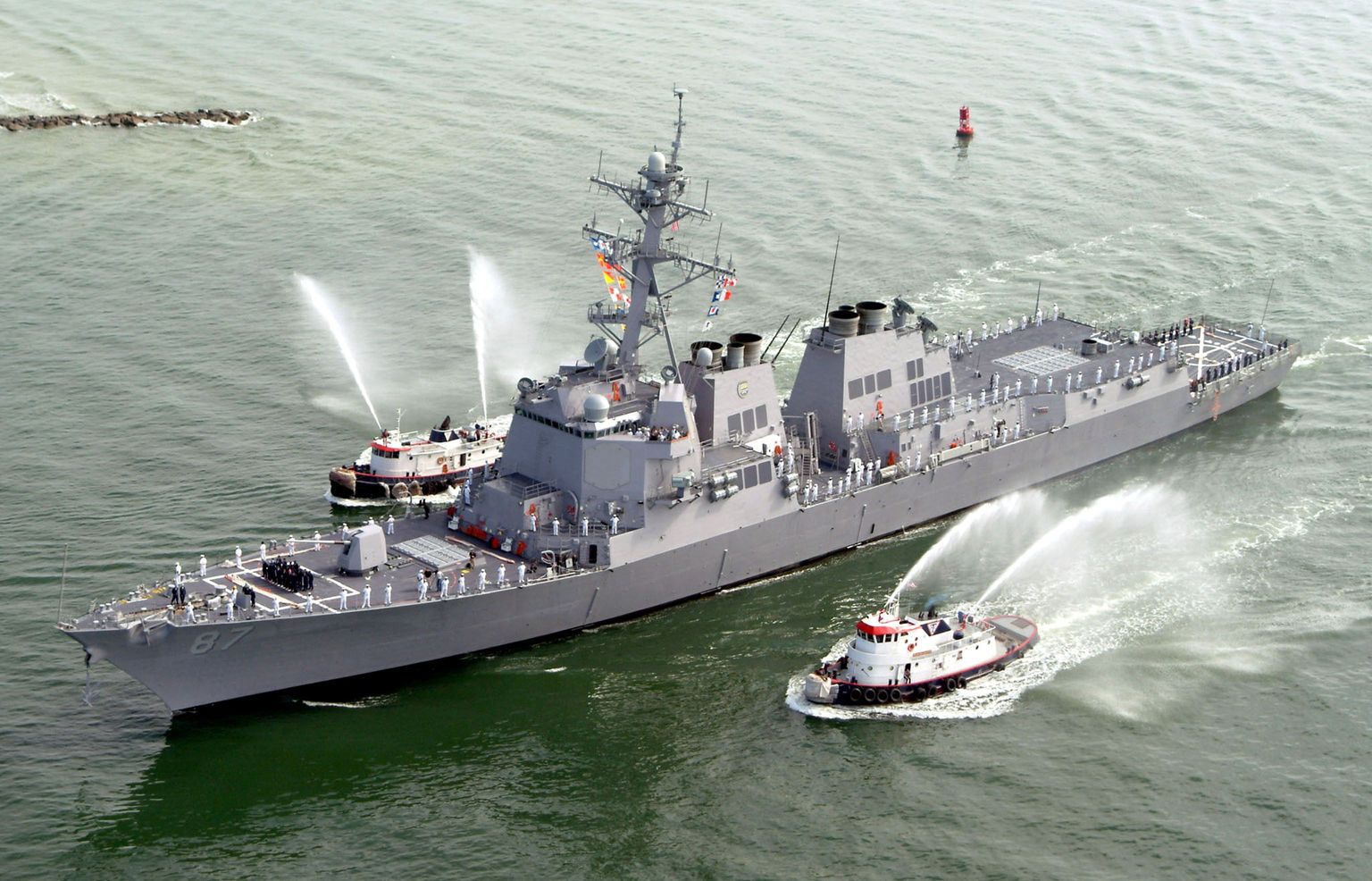 USS Mason on viimastel nädalatel olnud korduvalt raketirünnakute sihtmärgiks.