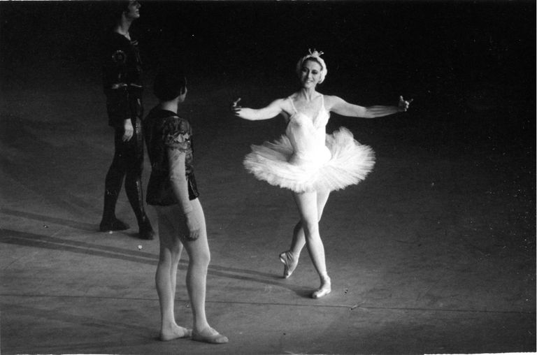 Maia Plissetskaja Prantsusmaal 1972. aasta aprillis balletis «Luikede järv»