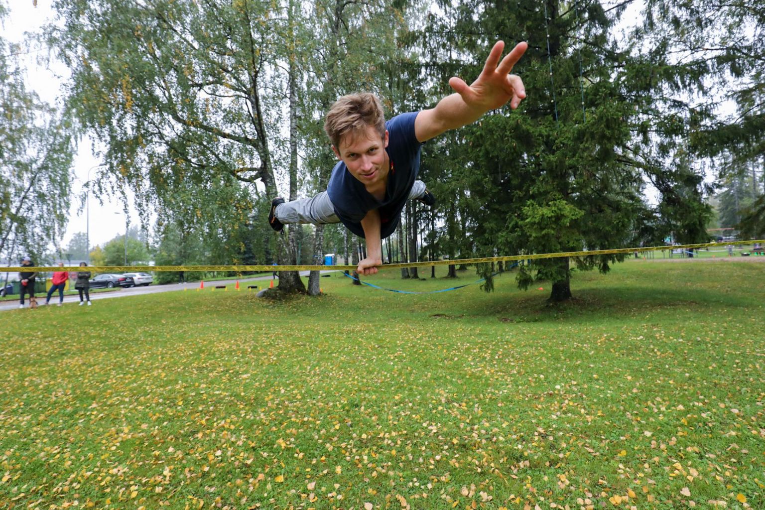 Slackline'i trikimees Jaan Roose hullutas trikkidega rahvast.