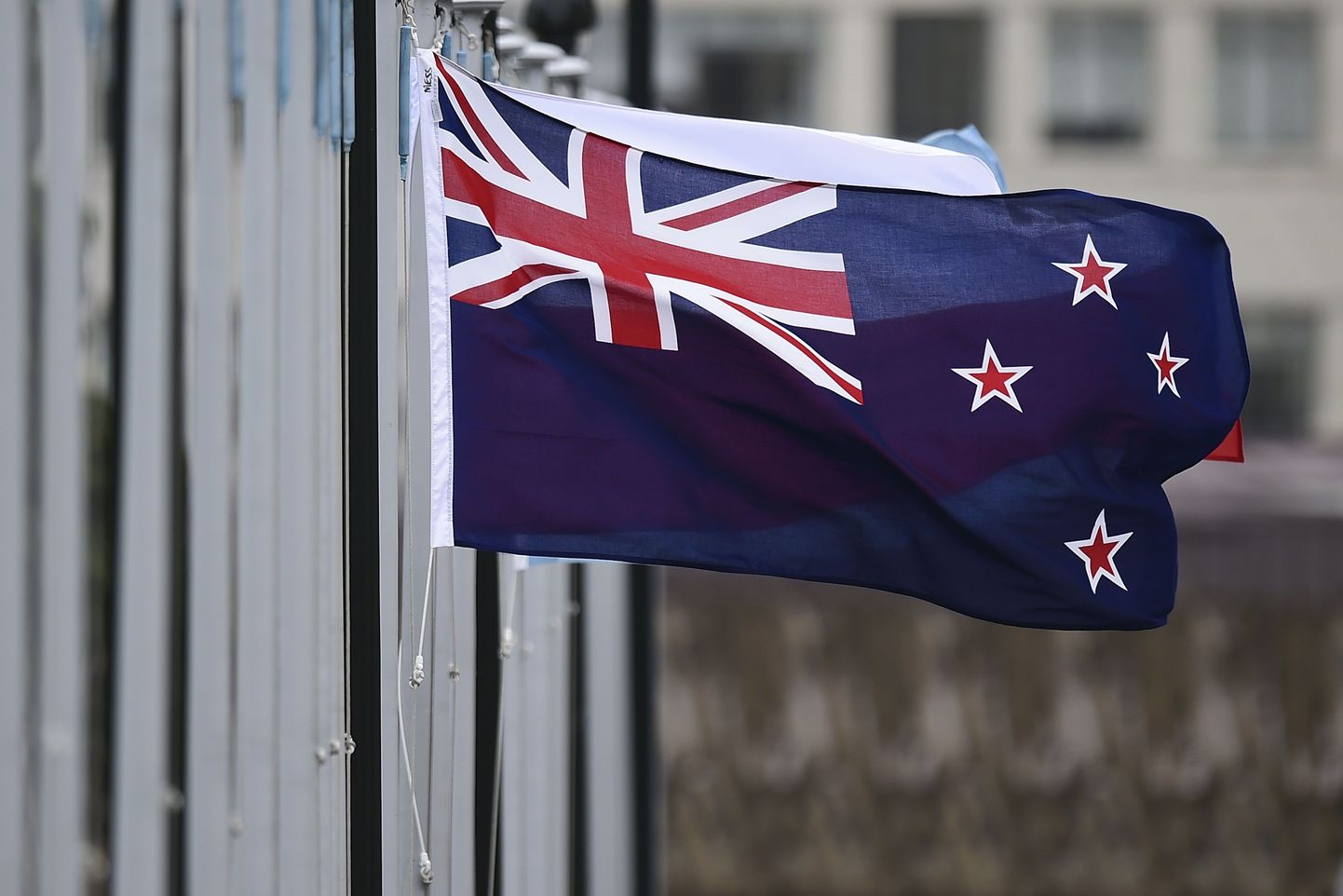 Uus-Meremaa lipp Wellingtonis parlamendihoone ees.