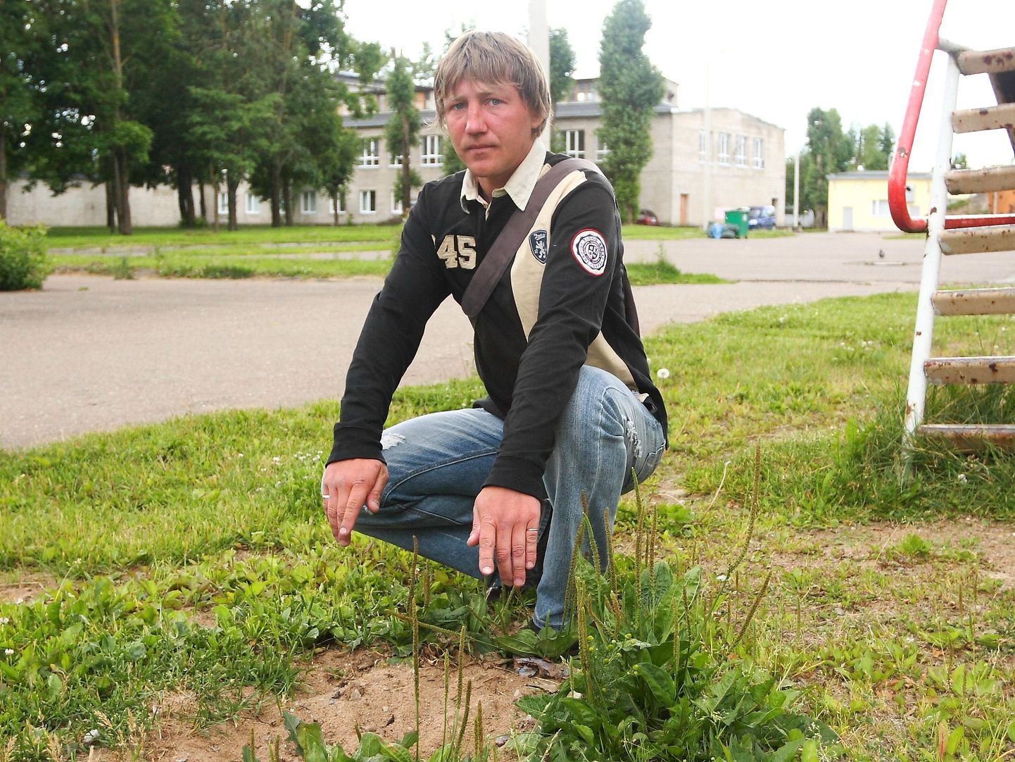 Aleksandr Mihhailov 2009. aastal Narvas Kreenholmi tänaval, kus politsei teda peksis.