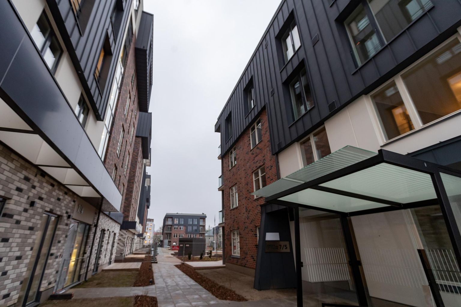 Kolmanda kvartali kukkumist tundis oma nahal näiteks Eesti ehituse lipulaev Merko, kelle käive ja kasum kukkus nii kolmandas kvartalis kui ka üheksa kuu arvestuses. Fotol Merko arendus Tallinnas Veerennis.