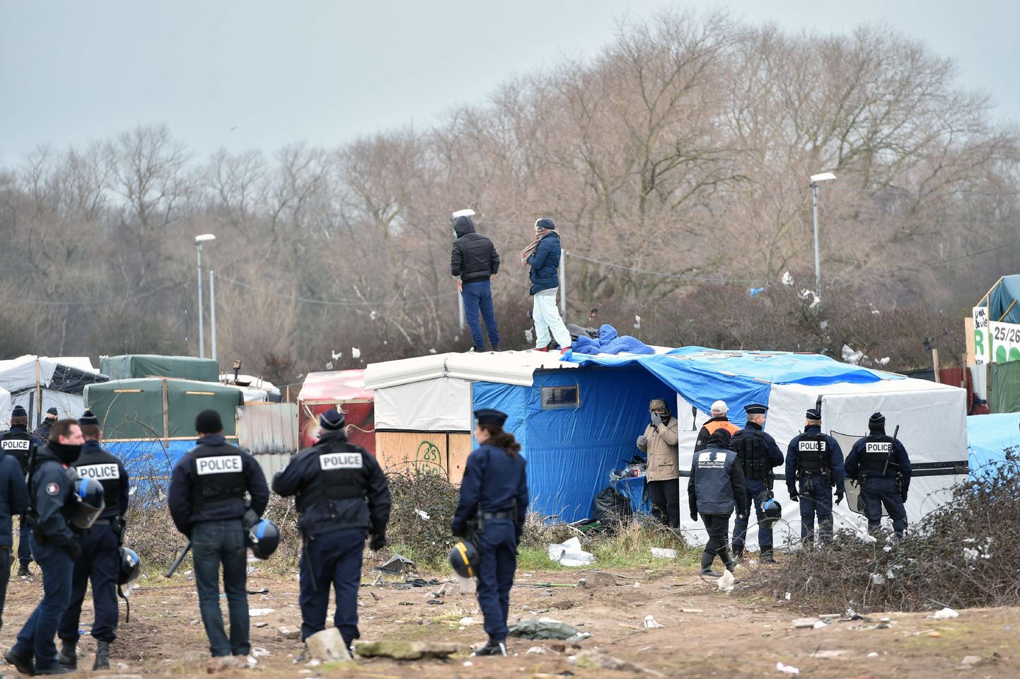 В Кале продолжат снос лагеря беженцев, несмотря на протесты.