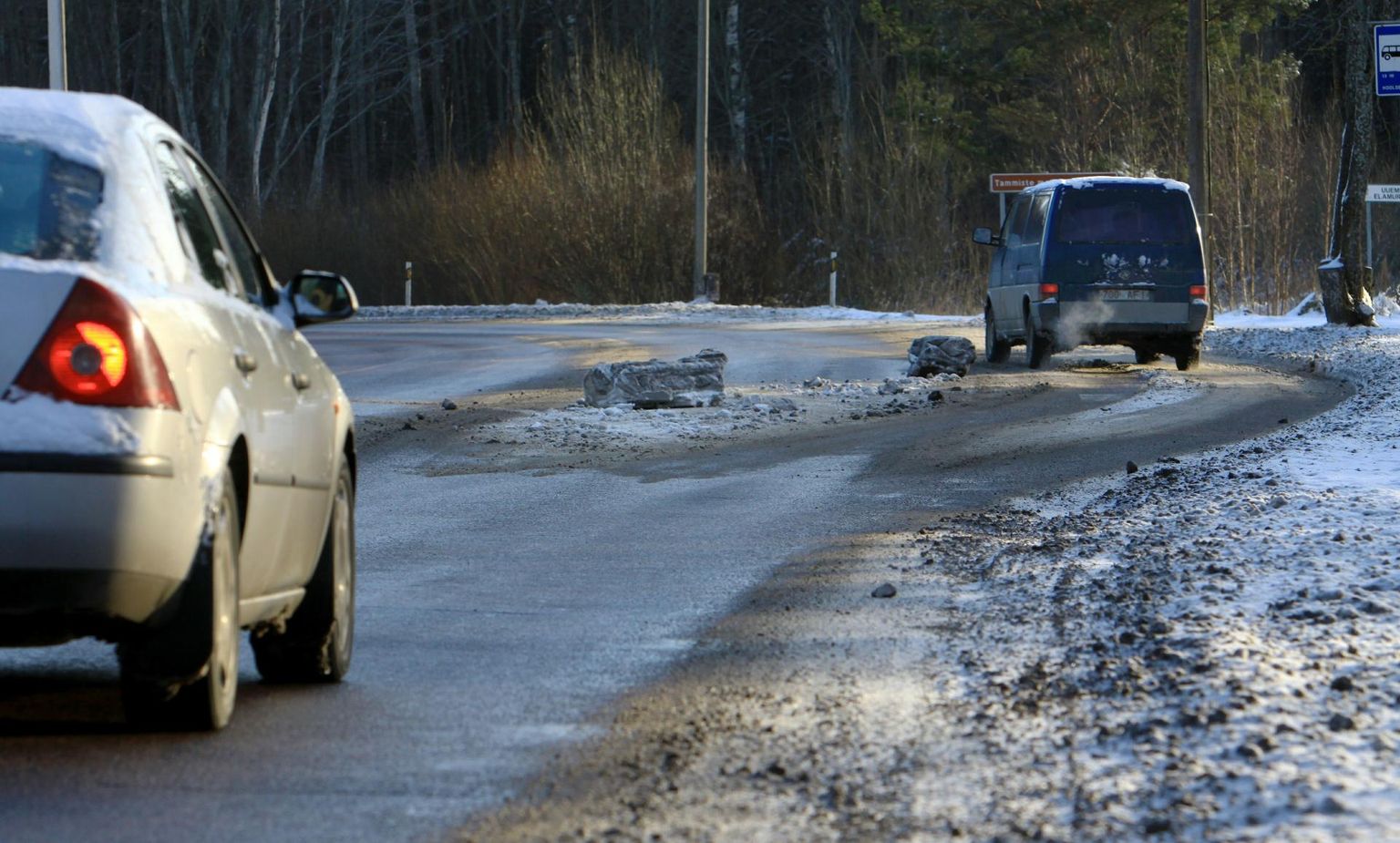 Teedel võib esineda libedust.
