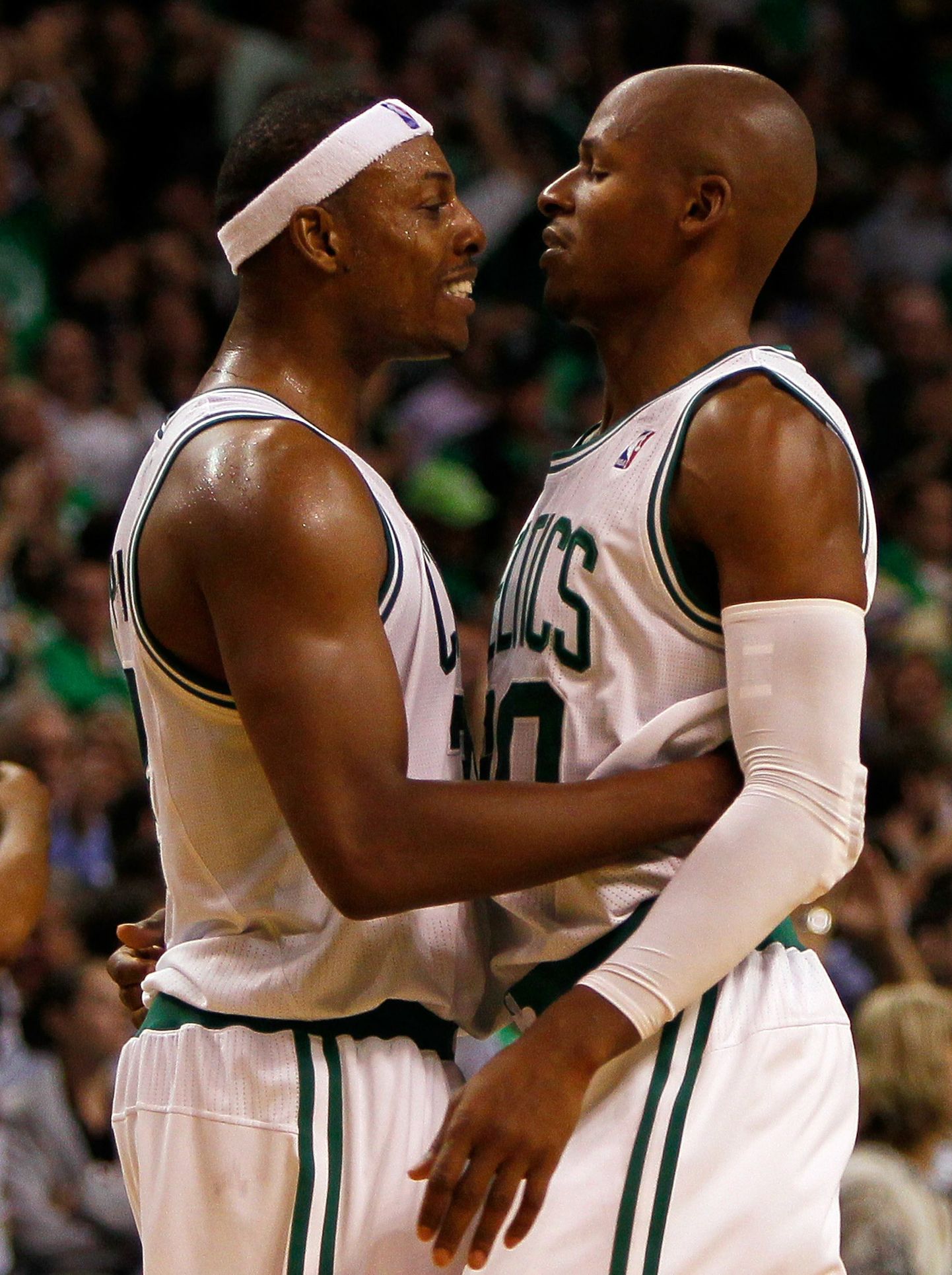 Boston Celticsi mängijad Ray Allen (paremal) ja Paul Pierce.