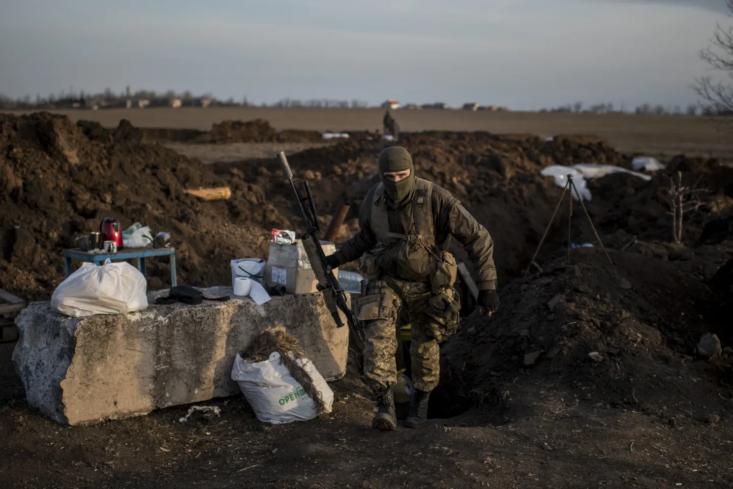 Ukraina sõjaväelane eile Mariupoli lähistel.