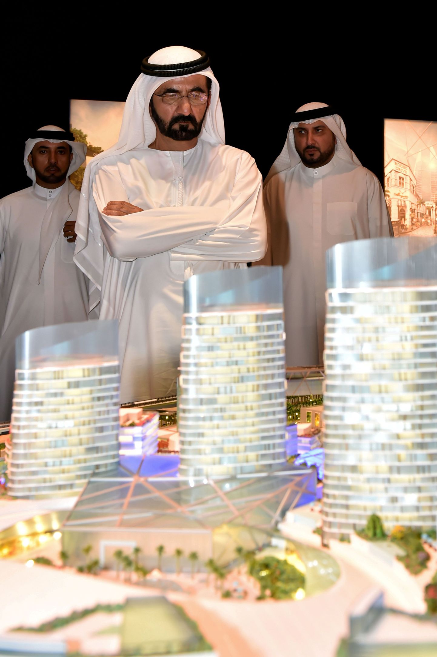 Dubai šeik Mohammed bin Rashid Al Maktoum (keskel)