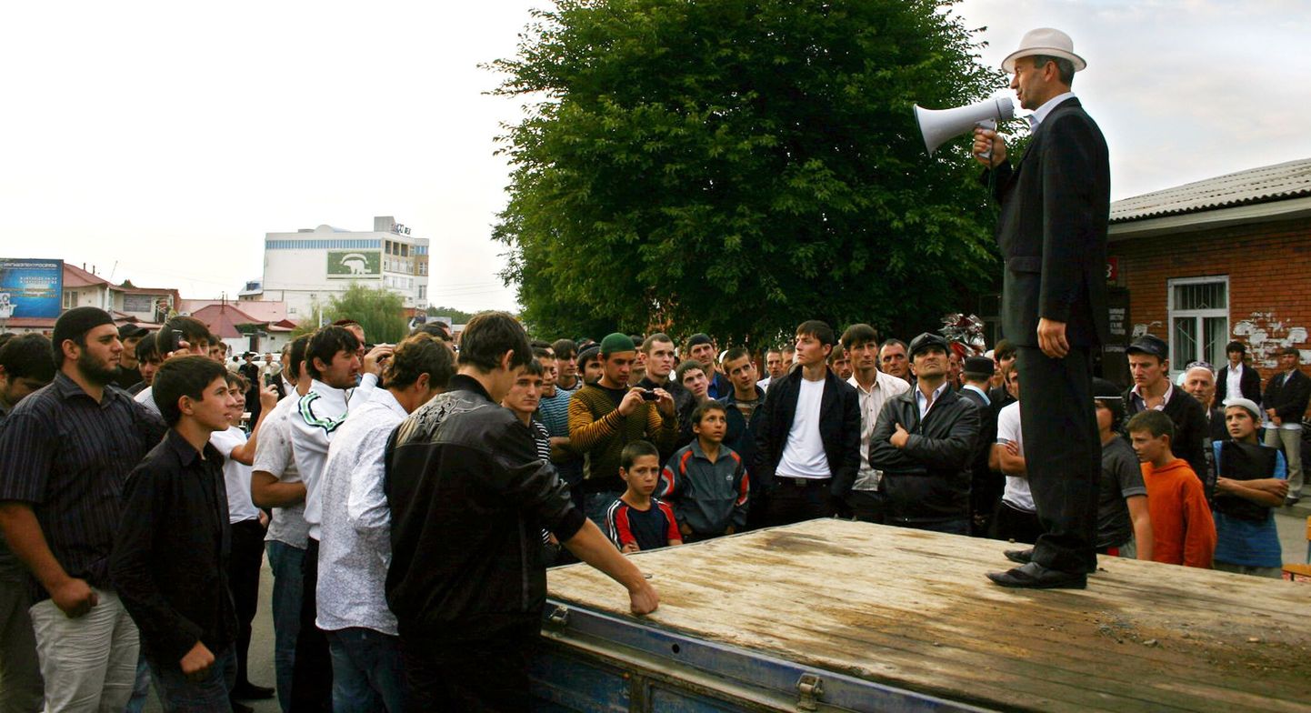 Inguššia opositsiooni meeleavaldusele Nazranis kogunes eile mitu tuhat inimest.