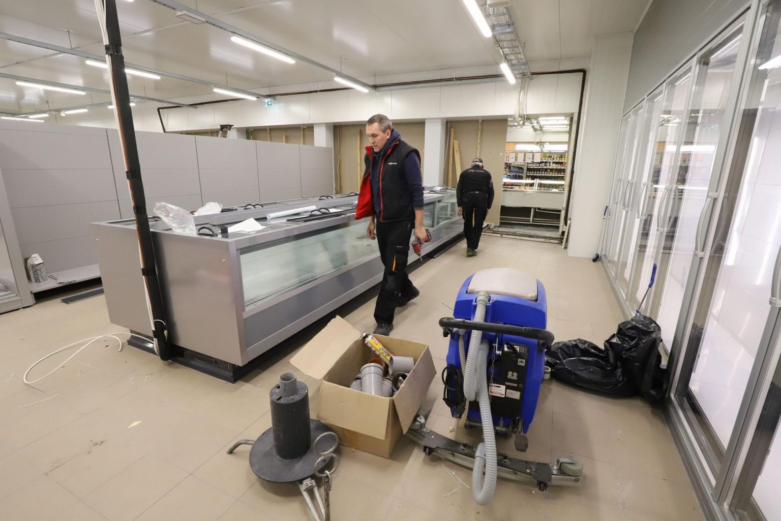Grossi Toidukaupade Vinni poe uus müügisaal asub vanas kinohoones. Seni tegutses kauplus kunagise kinomaja fuajees ja piletikassas.