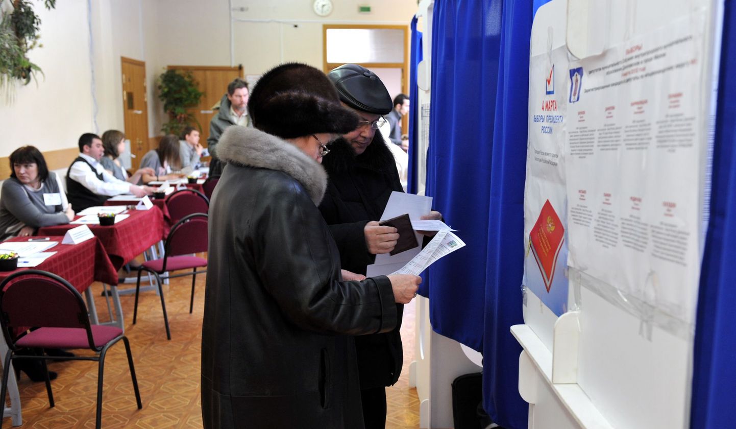 Hääletamine valimisjaoskonnas nr 1701 Moskvas.