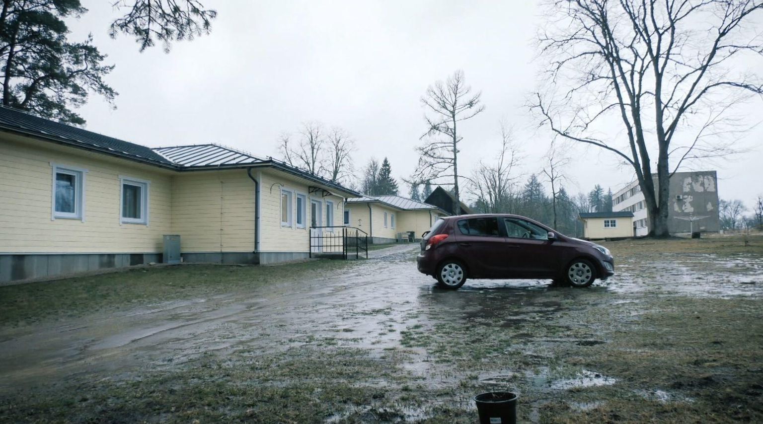 Osa lapsi lahkus Taheva sanatooriumi asenduskodust korduvalt. Vald lahendas mure nende teise asutusse paigutamisega.