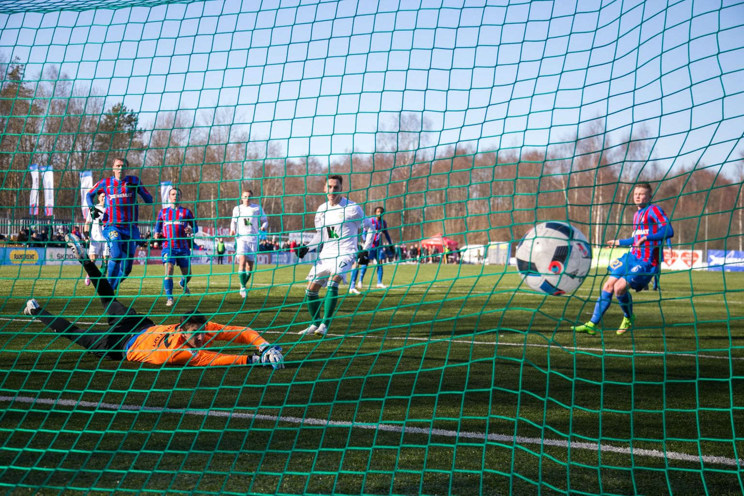Pall võrgus! Kaader Paide Linnameeskonna ja Tallinna Levadia kohtumisest.