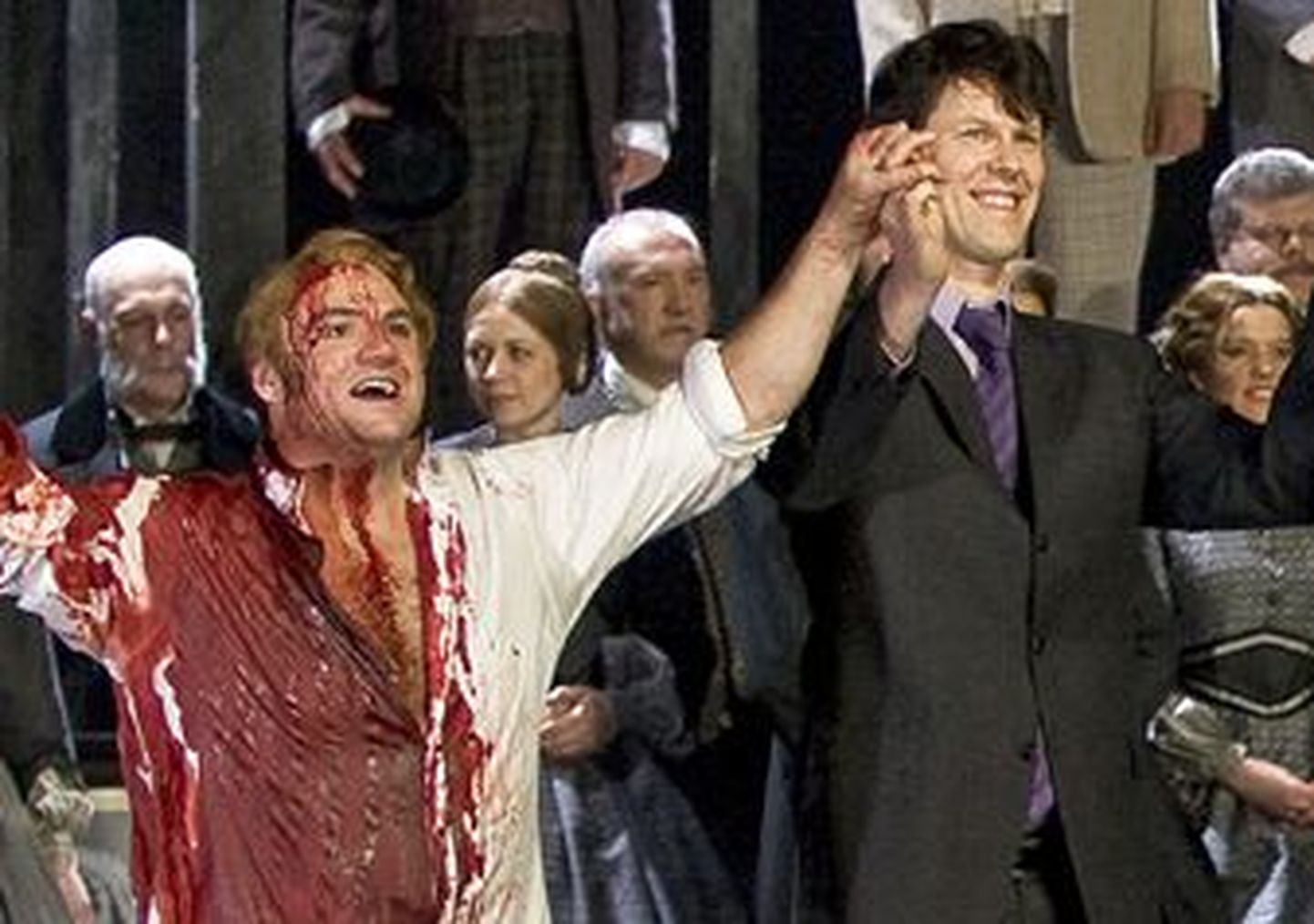 Clive Bayley (vasakul) ja Paul Whelan pärast «Lucia di Lammermoori» etendust kummardamas