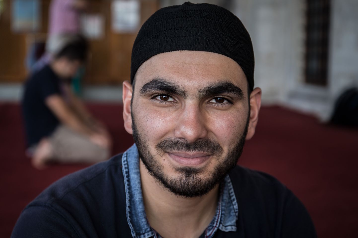 Islamiõiguse tudeng Ebuzer Kılıç mošees Istanbulis.