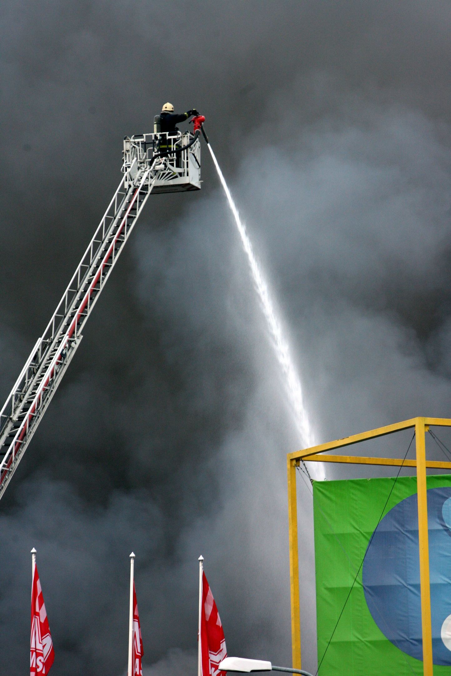 Keerukamad tuleõnnetused nõuavad eritehnikat ja elukutselisi päästjaid.