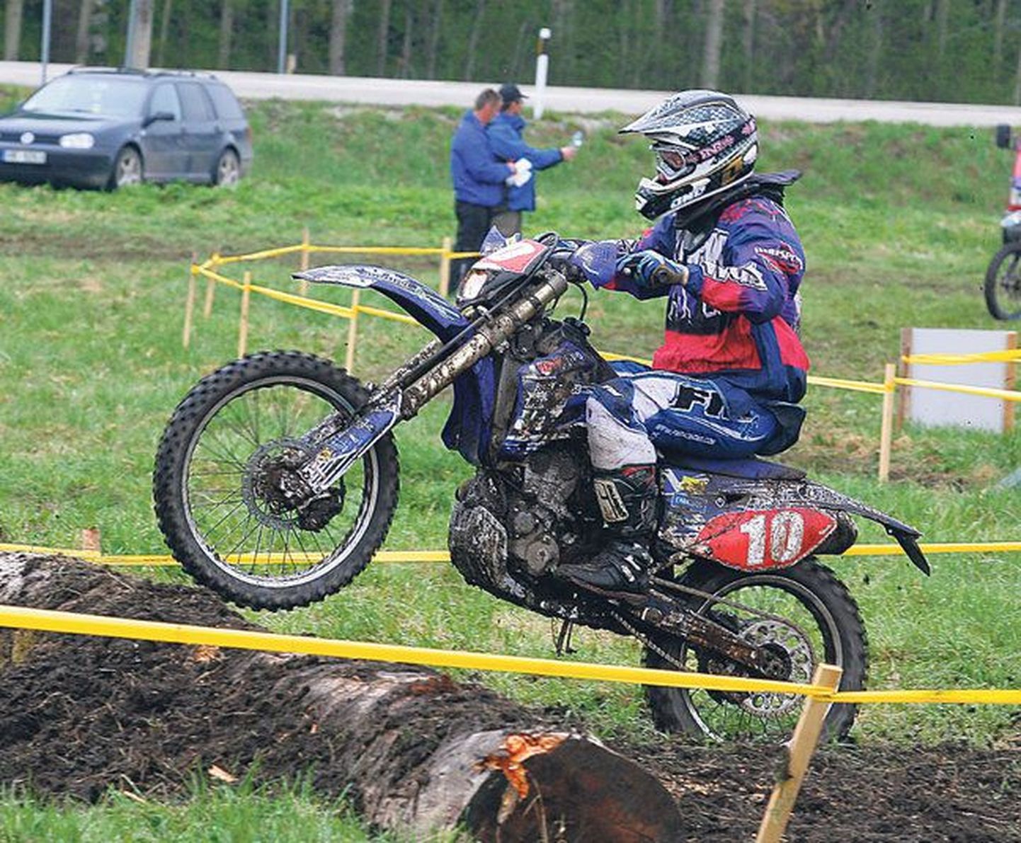 Paikuse motoklubi eestvedaja Toivo Nikopensius kindlustas Jõesuu sprindi võiduga oma liidrikohta Balti meistrivõistlustel.