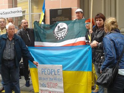 Ukraina kaitseks korraldatud meeleavaldusel Venemaa saatkonna ees.