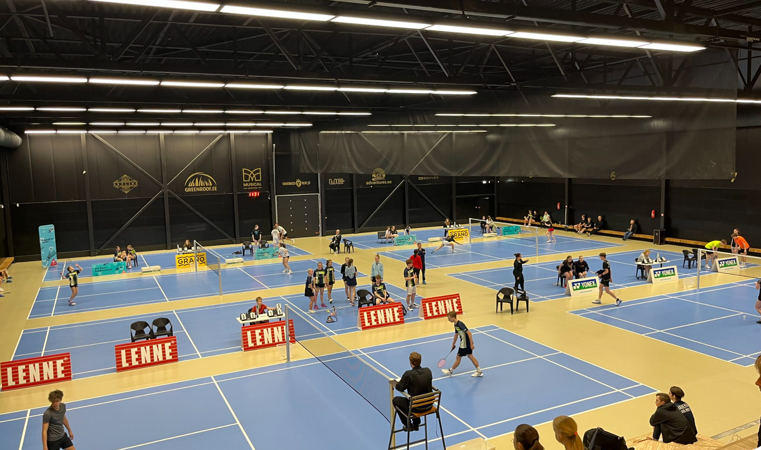 Lenne sulgpallikeskuse väljakutel võistles nädalavahetusel üle kahe saja noore sportlase.