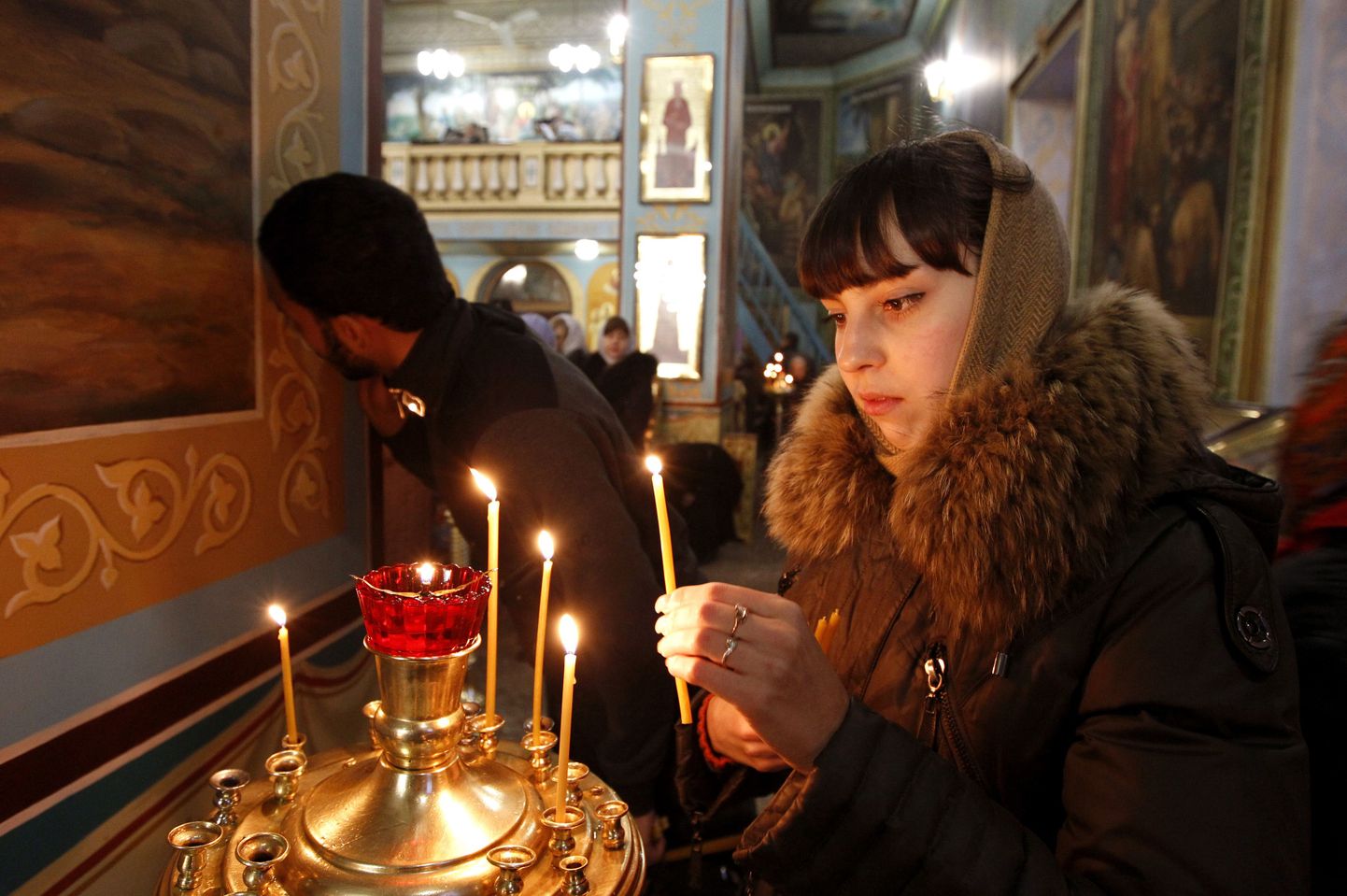 Plahvatuste ohvrite mälestamine Volgogradi Kaasani katedraalis.