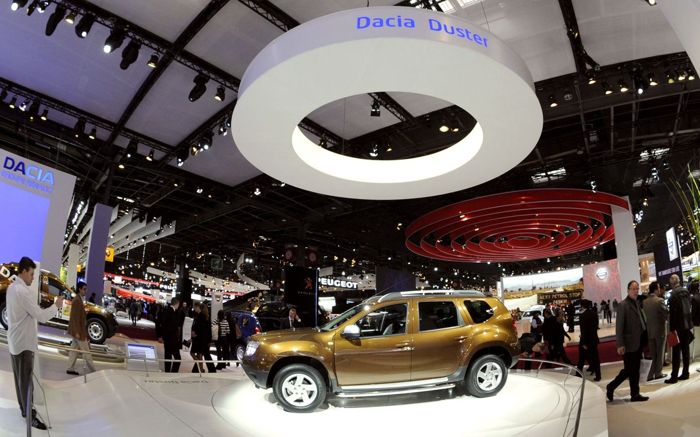 Dacia uusim mudel Pariisi autonäitusel.