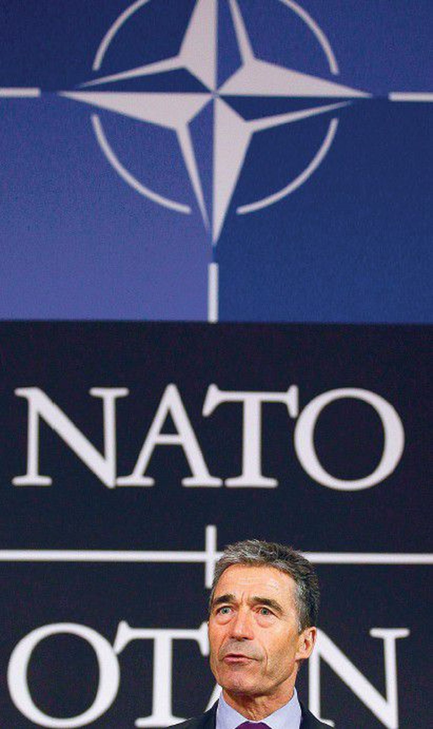 Генсекретарь НАТО Андерс Фог Расмуссен надеется, что саммит НАТО в Чикаго сохранит мощь альянса, в котором наметился раскол.