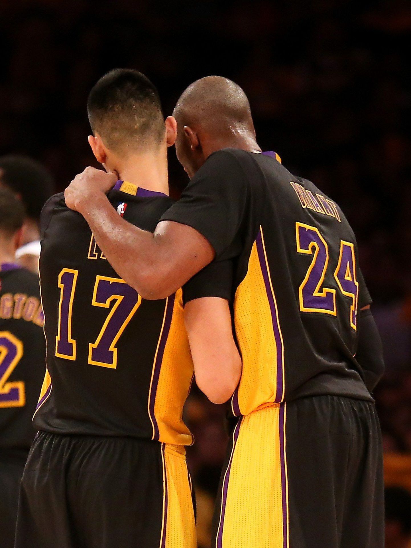 Los Angeles Lakersi mängijad Jeremy Lin ja Kobe Bryant.