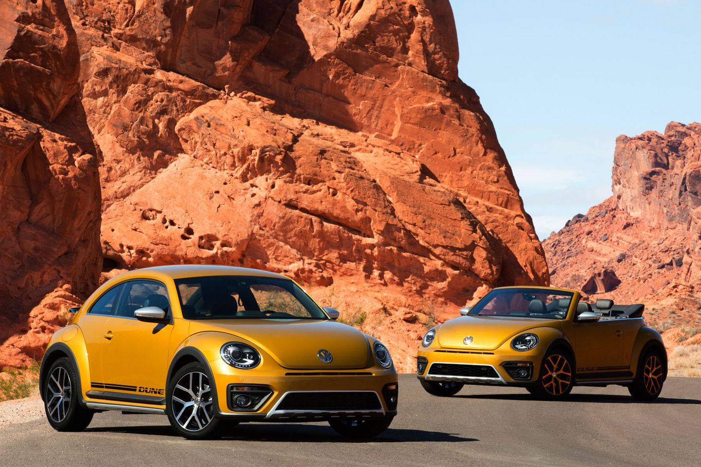 Компания Volkswagen представила внедорожную версию хэтчбека Beetle под названием Dune.