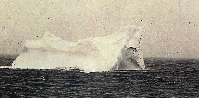 Jäämägi, millele Titanic oletatavalt otsa sõitis. Foto on tehtid viis päeva pärast Titanicu hukku / wikipedia.org