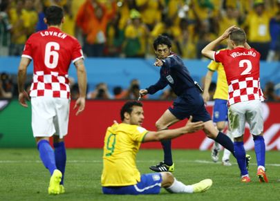 MMi avakohtumise otsustav hetk, kui jaapanlasest kohtunik Yuichi Nishimura määras Brasiilia kasuks kahtlase väärtusega penalti.