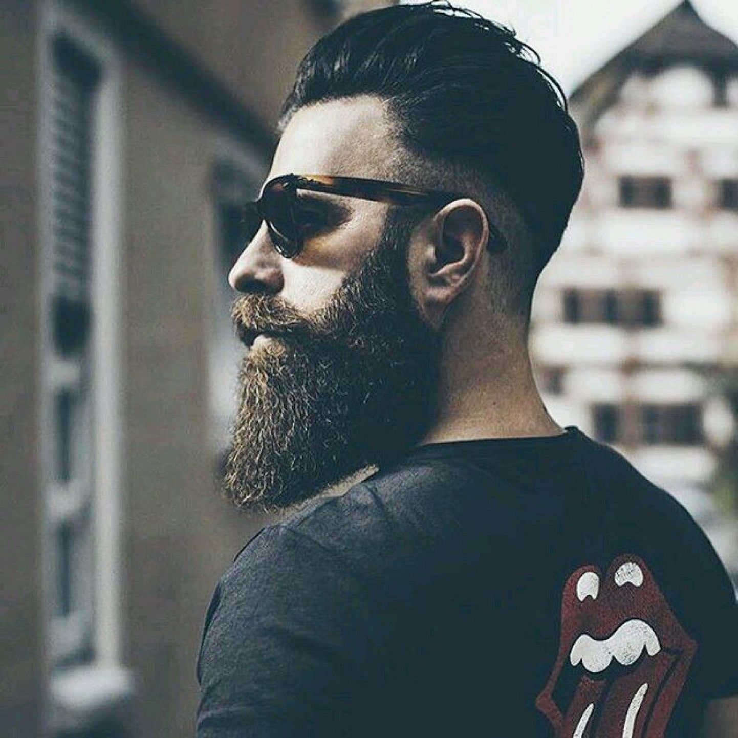 Крутая борода — важная деталь твоего стиля. Отращивай ее красивой.