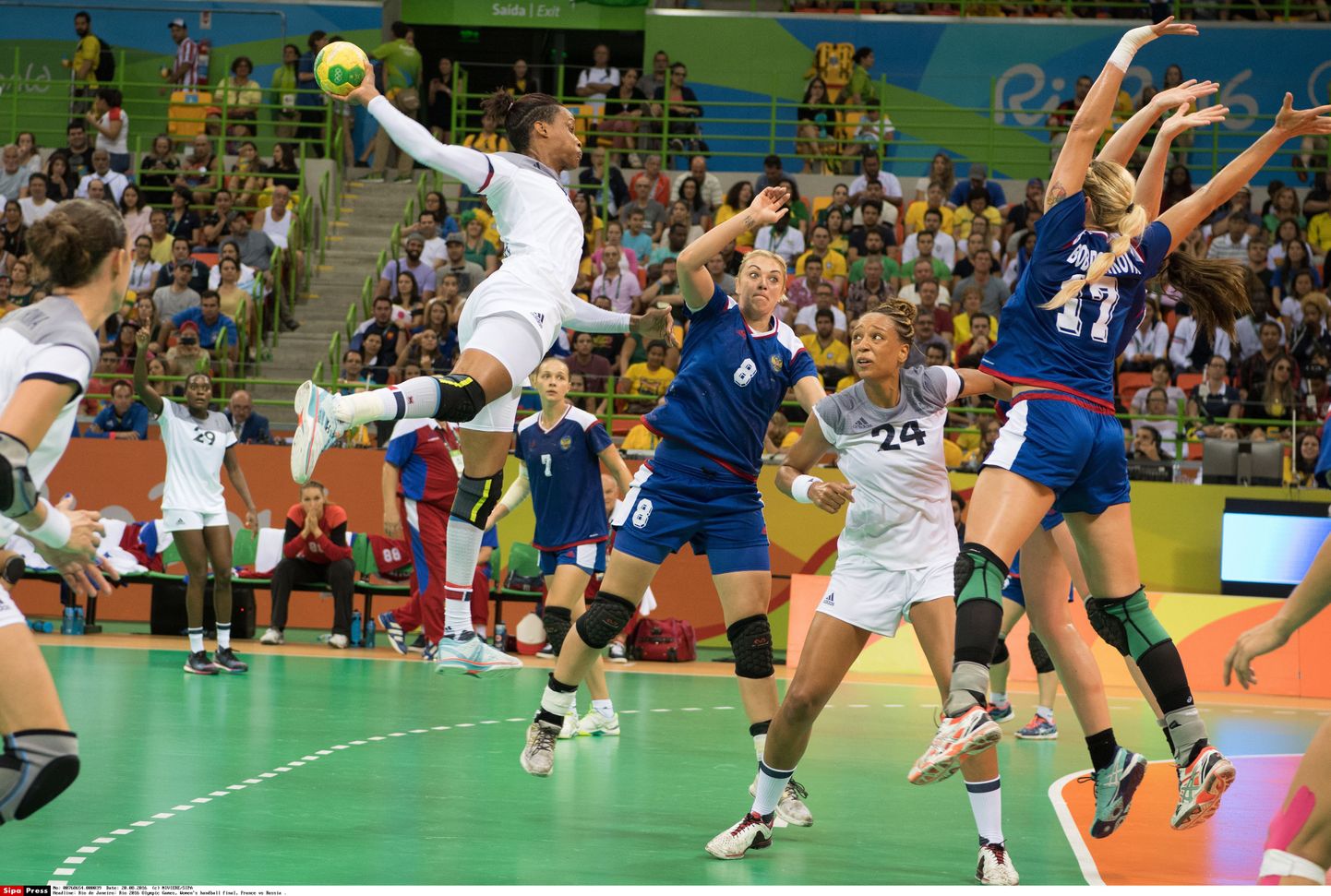 В финальном матче в Рио-де-Жанейро россиянки выиграли у сборной Франции со счетом 22:19.