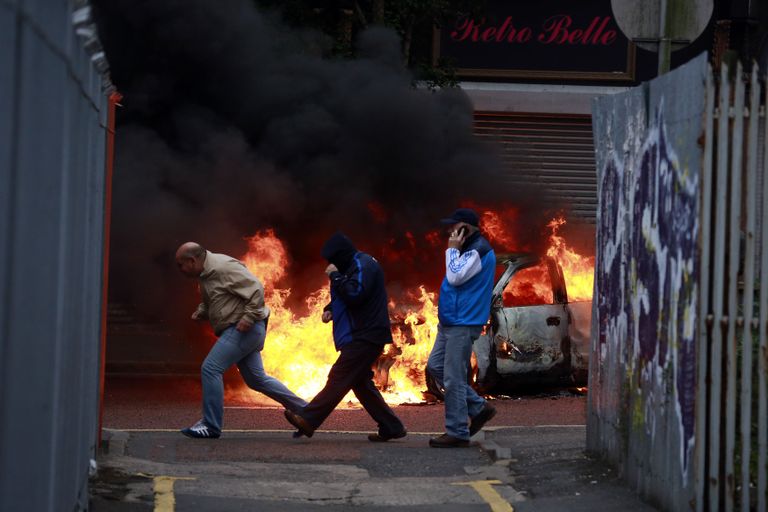 Беспорядки 2013 года в столице Северной Ирландии Белфасте. В некогда конфликтном регионе до сих пор неспокойно. Foto: Cathal Mcnaughton/REUTERS/SCANPIX