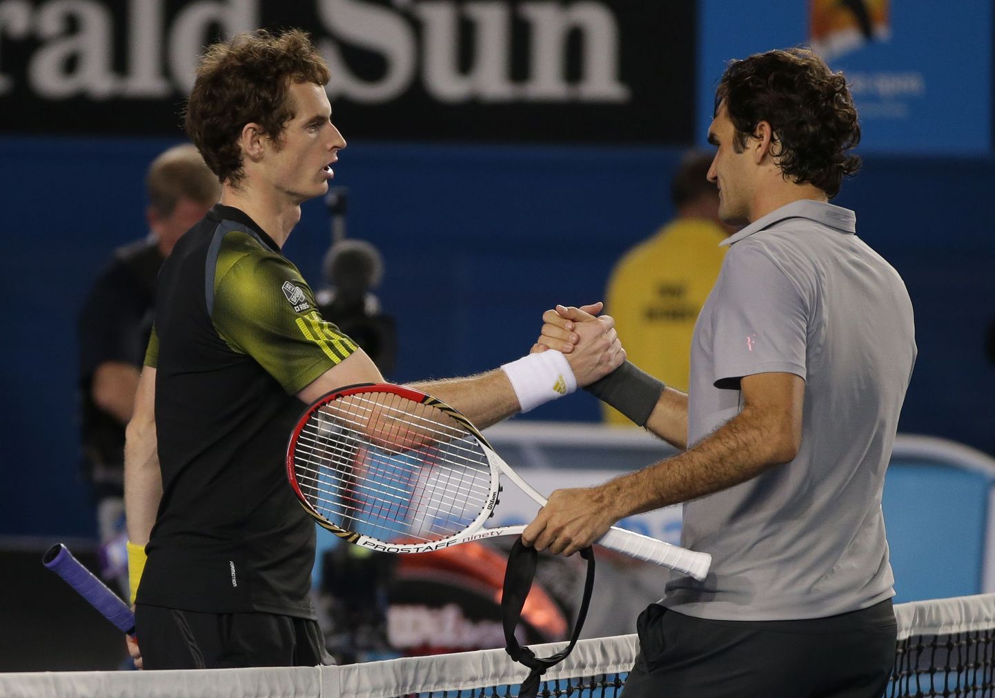 Andy Murray (vasakul) ja Roger Federer (paremal).