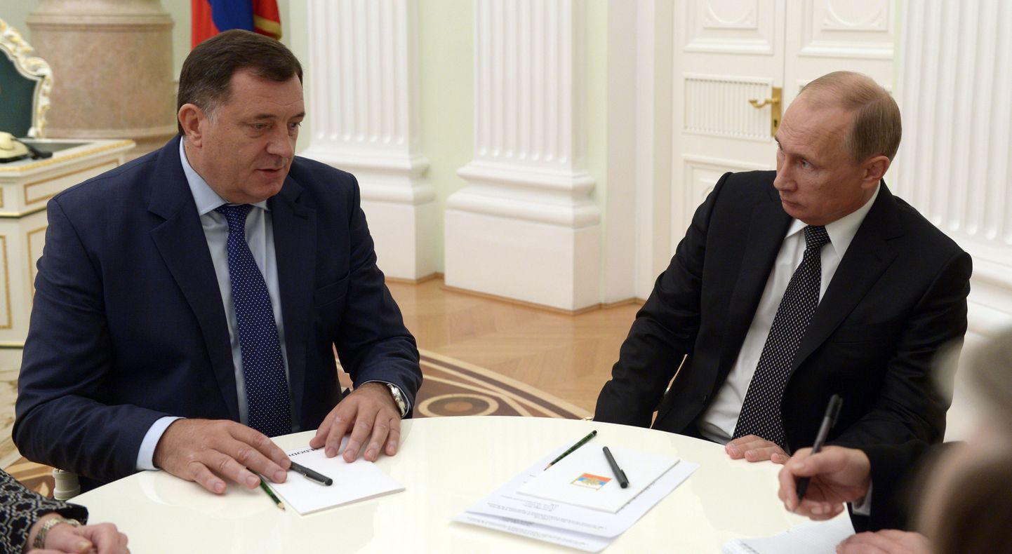 Vene president Vladimir Putin (paremal) koos Bosnia Serblaste Vabariigi presidendi Milorad Dodikuga 18. septembril Kremlis.