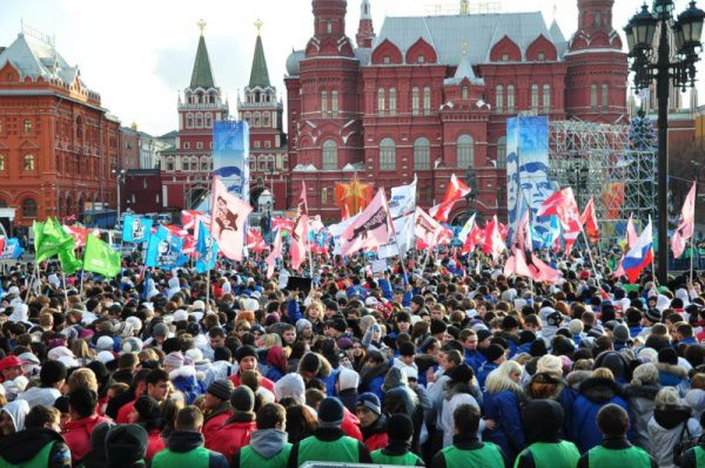 Митинг в Москве 6 декабря в поддержку результатов выборов в Госдуму РФ.