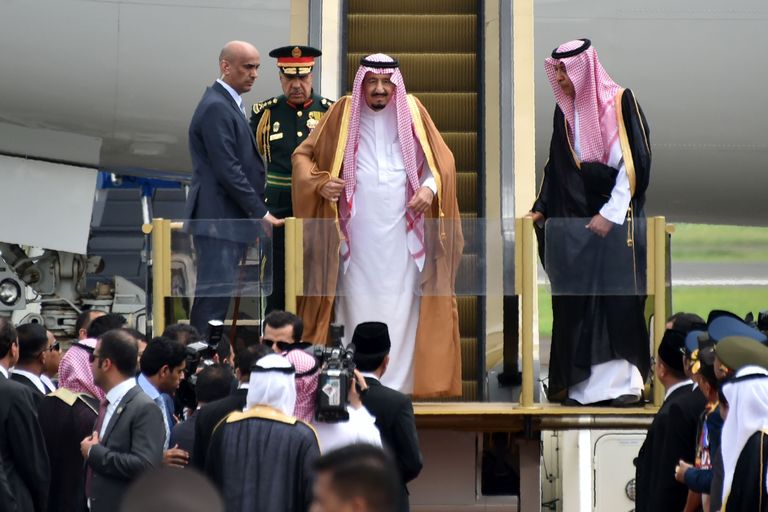 Saudi Araabia kuingas Salman bin Abdul Aziz saabus Indoneesiasse visiidile