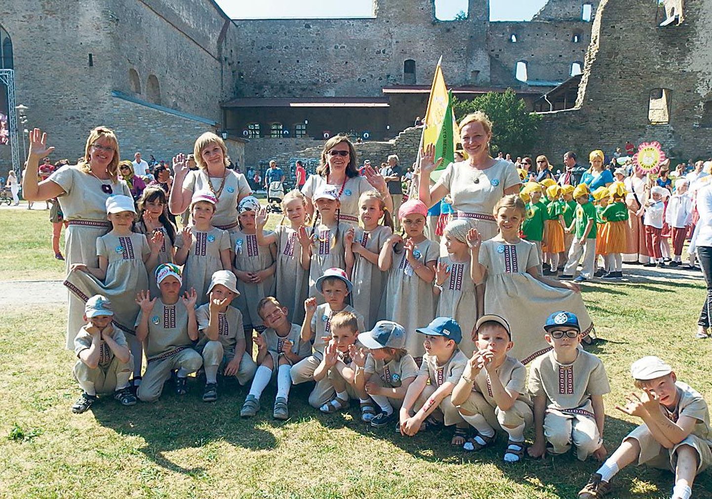 Mai lasteaed oli üks neist Pärnumaa rühmadest, kes osalesid Haapsalus eelkooliealiste tantsupeol.